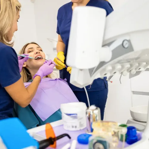 Leczenie endodontyczne w Gliwicach – skuteczne leczenie kanałowe pod mikroskopem